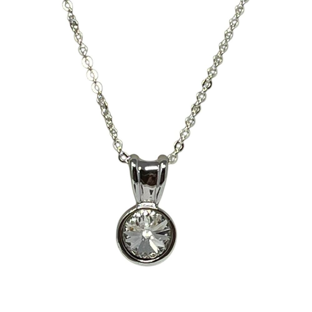NEW Made with Swarovski Crystal Round Pendant Necklace Silver Imperfect Setting